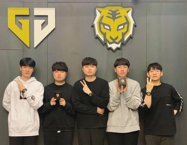 度滑冰男子 度滑冰男子